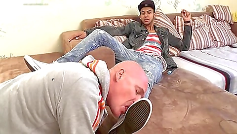 Amateur foot fetish with a young slave getting fucked