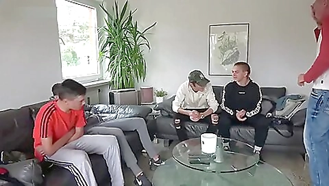 Amateur group sex with 4 hot guys and one hot slave