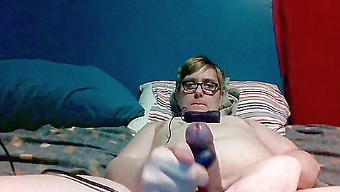 Amateur teen masturbates with a vibrator in her pussy