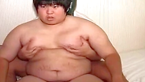 Amateur japanese porn video showing a big booty girl