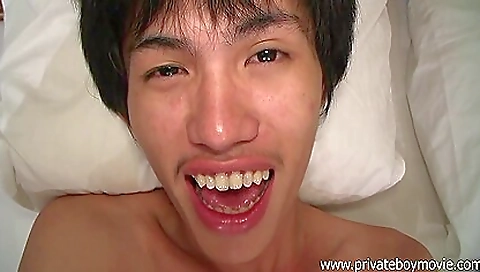 Asian amateur gets her cunt creampied by a voyeur camera