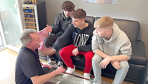Amateur teens take control of the game and get to blow and lick